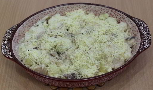 гратен с цветной капустой и белыми грибами