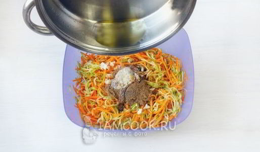 кабачки с морковью по-корейски