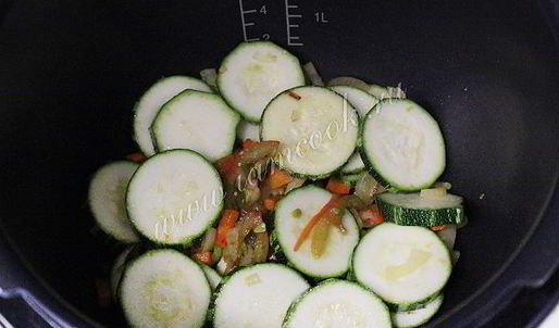 кабачки тушеные в мультиварке