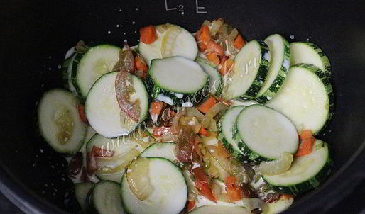 кабачки тушеные в мультиварке