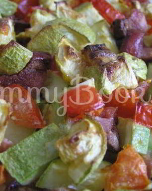 Кабачки, запеченные с сосисками и помидорами