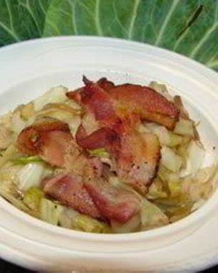 Капуста с беконом по-французски