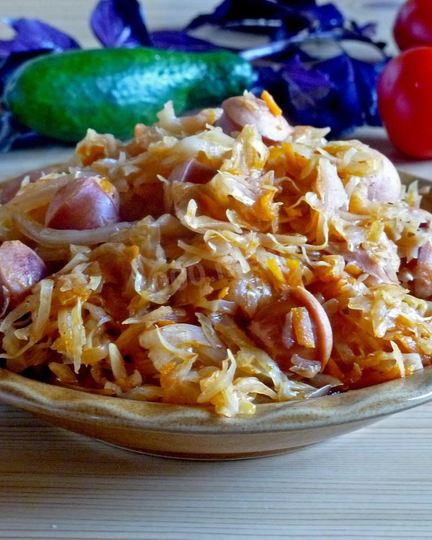 Рецепт капусты с сосисками в мультиварке