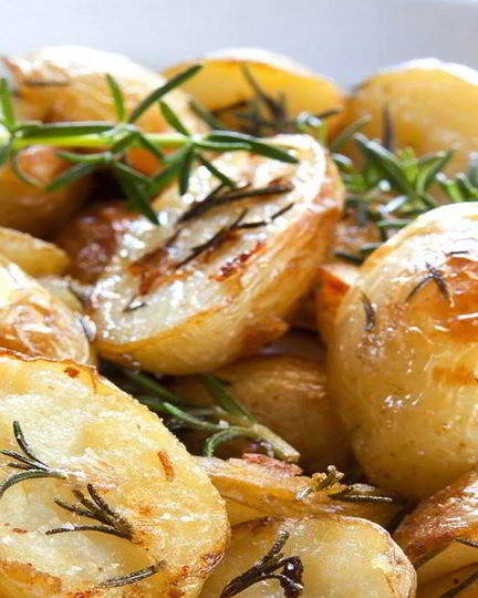 Рецепт молодого картофеля, запеченного в духовке