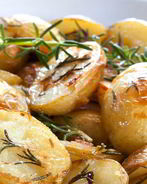 Молодой картофель, запеченный в духовке