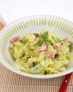 Сливочная савойская капуста с пореем и чесноком