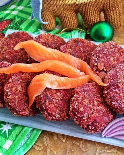 Рецепт свекольных биточков с лососем