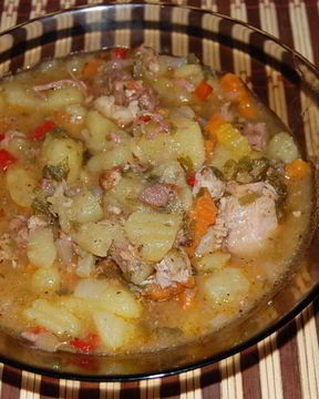 Тушеная картошка с тушенкой