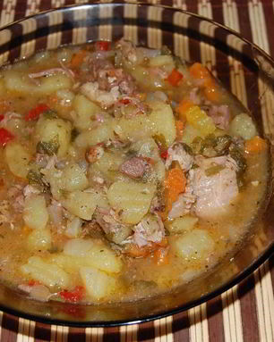 Тушеная картошка с тушенкой