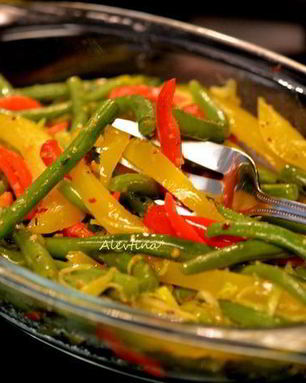 Зеленая фасоль со сладким перцем