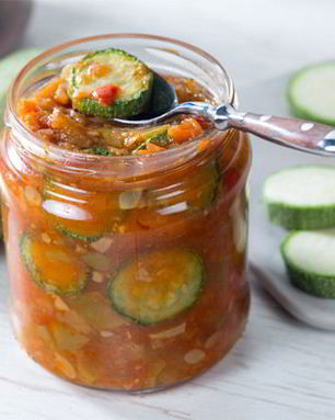 Жаренные кабачки с овощами