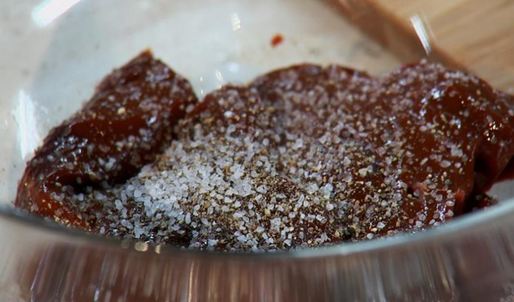 говяжья печенка с морковью в яблочном соусе