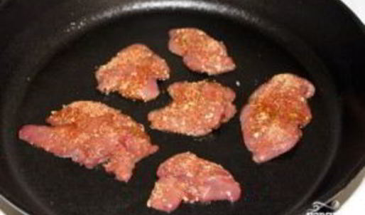 куриная печень на сковороде