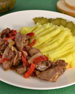 Куриная печень с болгарским сладким перцем на сковороде