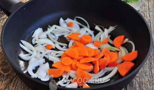 куриная печень с кабачками