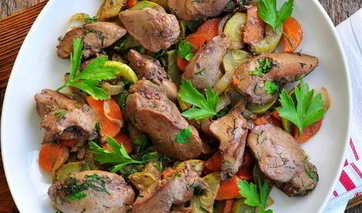 куриная печень с кабачками