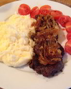 Куриная печень с медовым луком