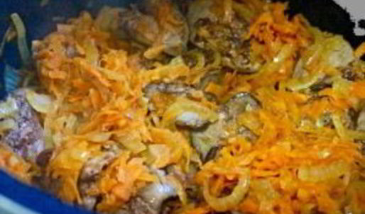 куриная печень с морковью