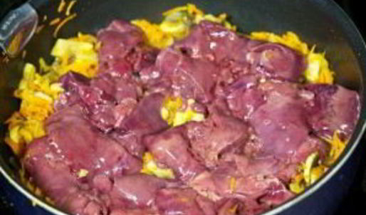 куриная печень со сметаной