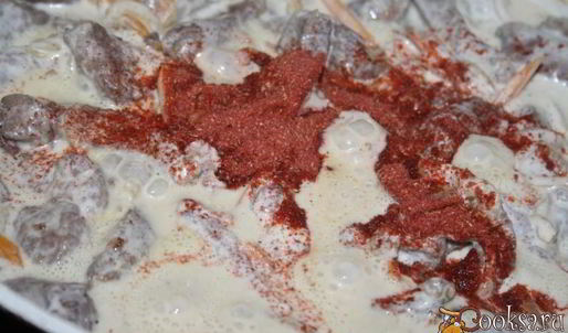 нежная говяжья печень в сметанном соусе