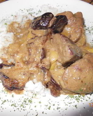 Печень индюшки с яблоками и черносливом