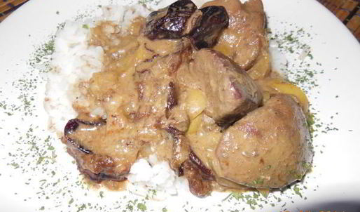 печень индюшки с яблоками и черносливом