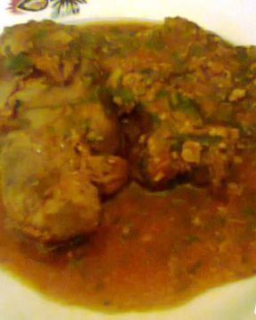 Печень куриная, тушеная вином