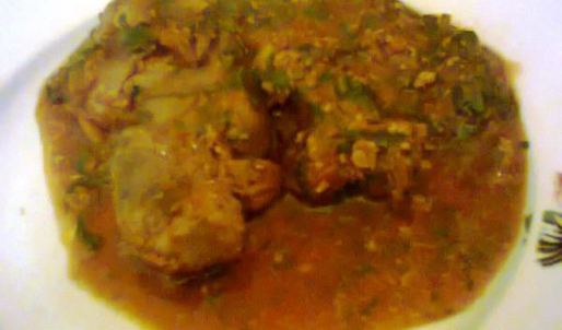 печень куриная, тушеная вином