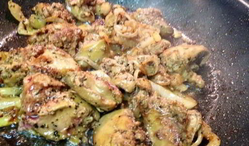 печень под соусом из маринованной черешни