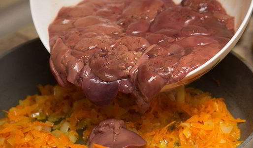 печень с овощами