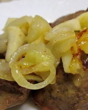 Печень с яблоками в мультиварке