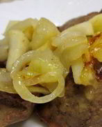 Печень с яблоками в мультиварке