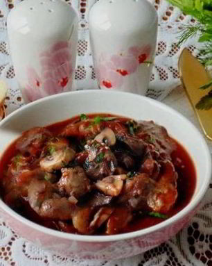 Печень, тушенная с грибами