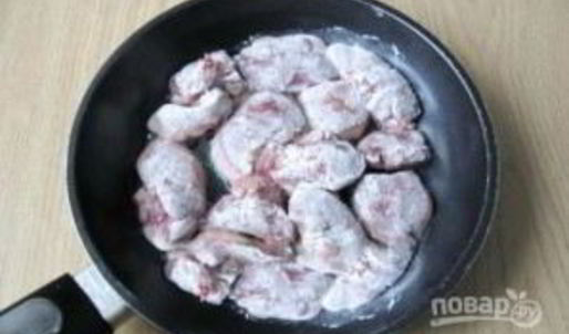 печень, тушенная с грибами