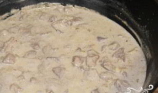 печень, тушенная в сливках