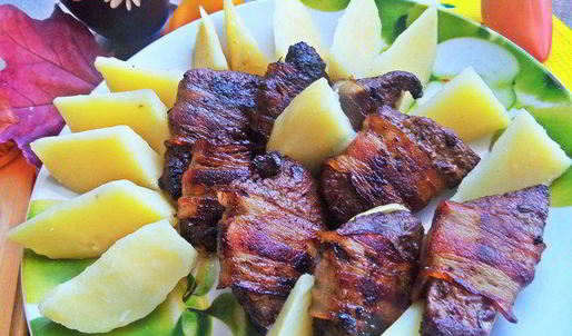 печень в беконе с картофелем