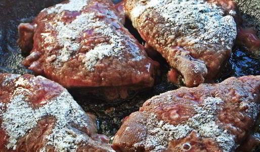 печень в беконе с картофелем