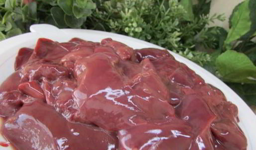 печеночные шарики с жареным луком в фисташках