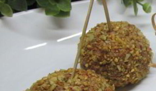 печеночные шарики с жареным луком в фисташках