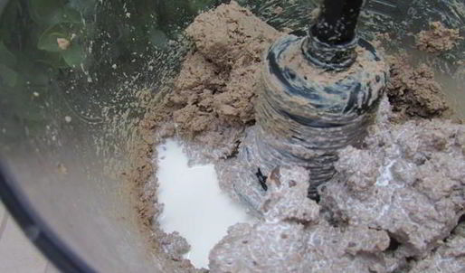 печеночные шарики с жареным луком в фисташках