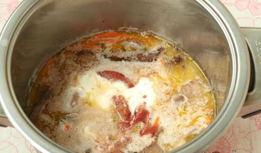 свиная печень в сметанно-томатном соусе