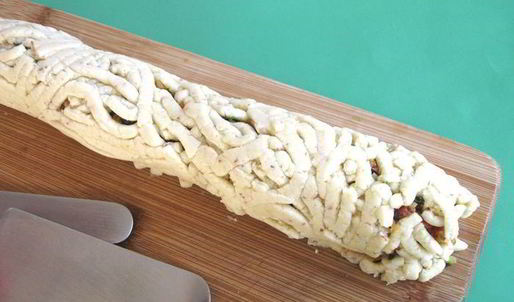 сырное печенье с песто из помидоров, оливок и зелени