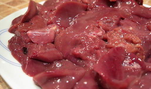 тушеная куриная печень с яблоками