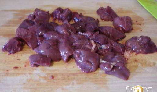 жареная куриная печень с сердечками