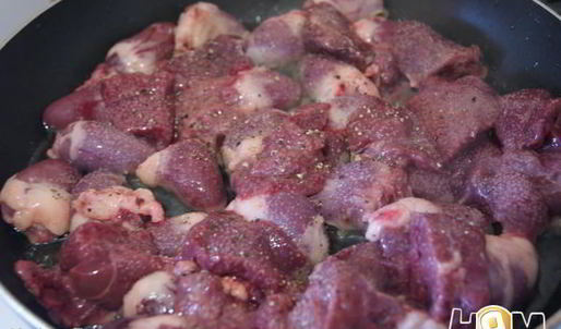 жареная куриная печень с сердечками