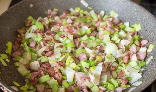 жареная утиная печень с грибами