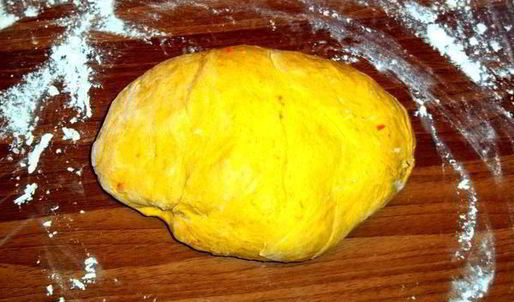 морковно-шафрановое пельменное тесто