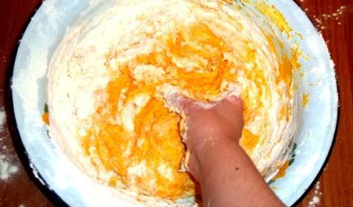 морковно-шафрановое пельменное тесто