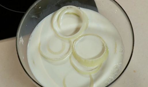 пельмени медвежьи уши со смешанным фаршем и розовой сметаной