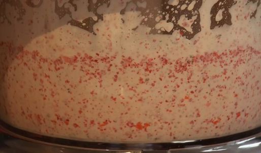 пельмени медвежьи уши со смешанным фаршем и розовой сметаной